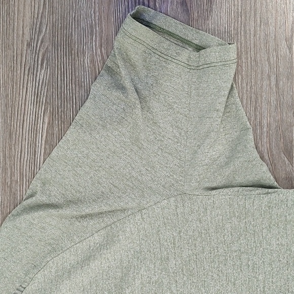 Lot 3 Mens Athletic T-Shirts Lululemon RHONE CUTS Blue Green Black M Short Sleev - Picture 7 of 14